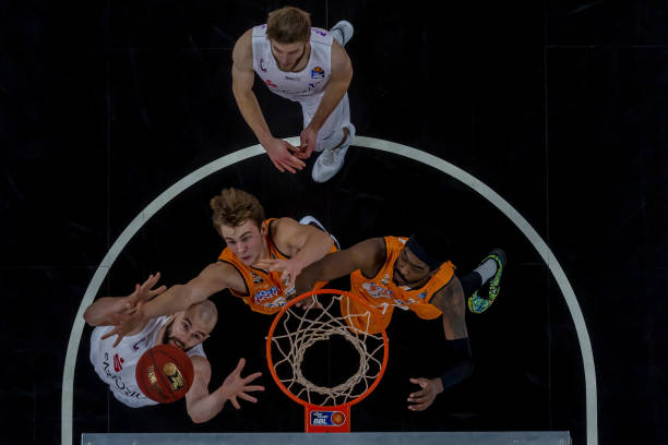 在与锋线球 在与锋线球