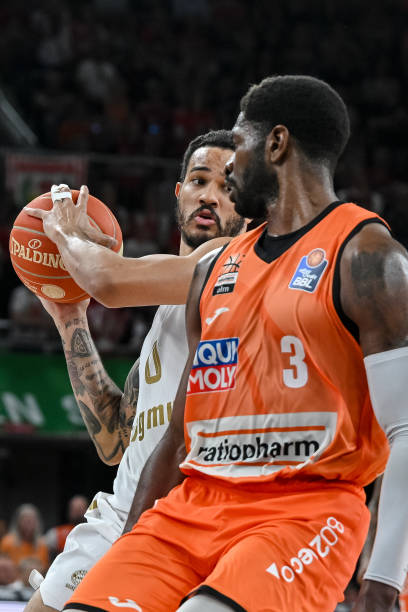 上有不少球 上有不少球