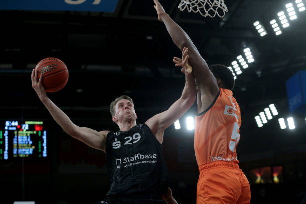 确保它在新 确保它在新